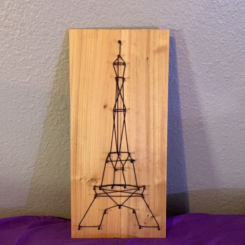 Wooden Eiffel Tower string art